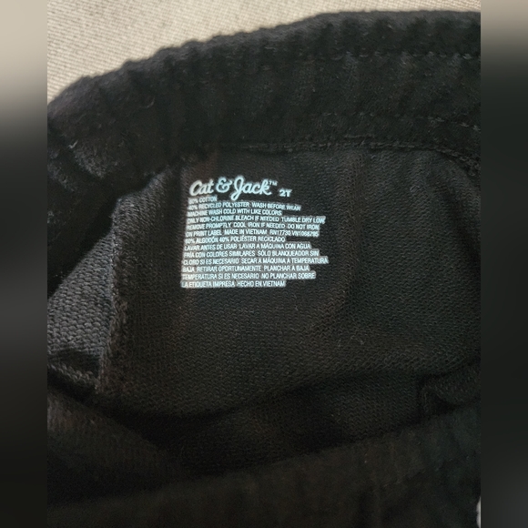 Lot of 2 - Girls Cat & Jack Shirt and shorts Size 2T - Picture 4 of 5